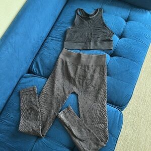 2 piece grey/black stretchy legging & sports bra set (size S)